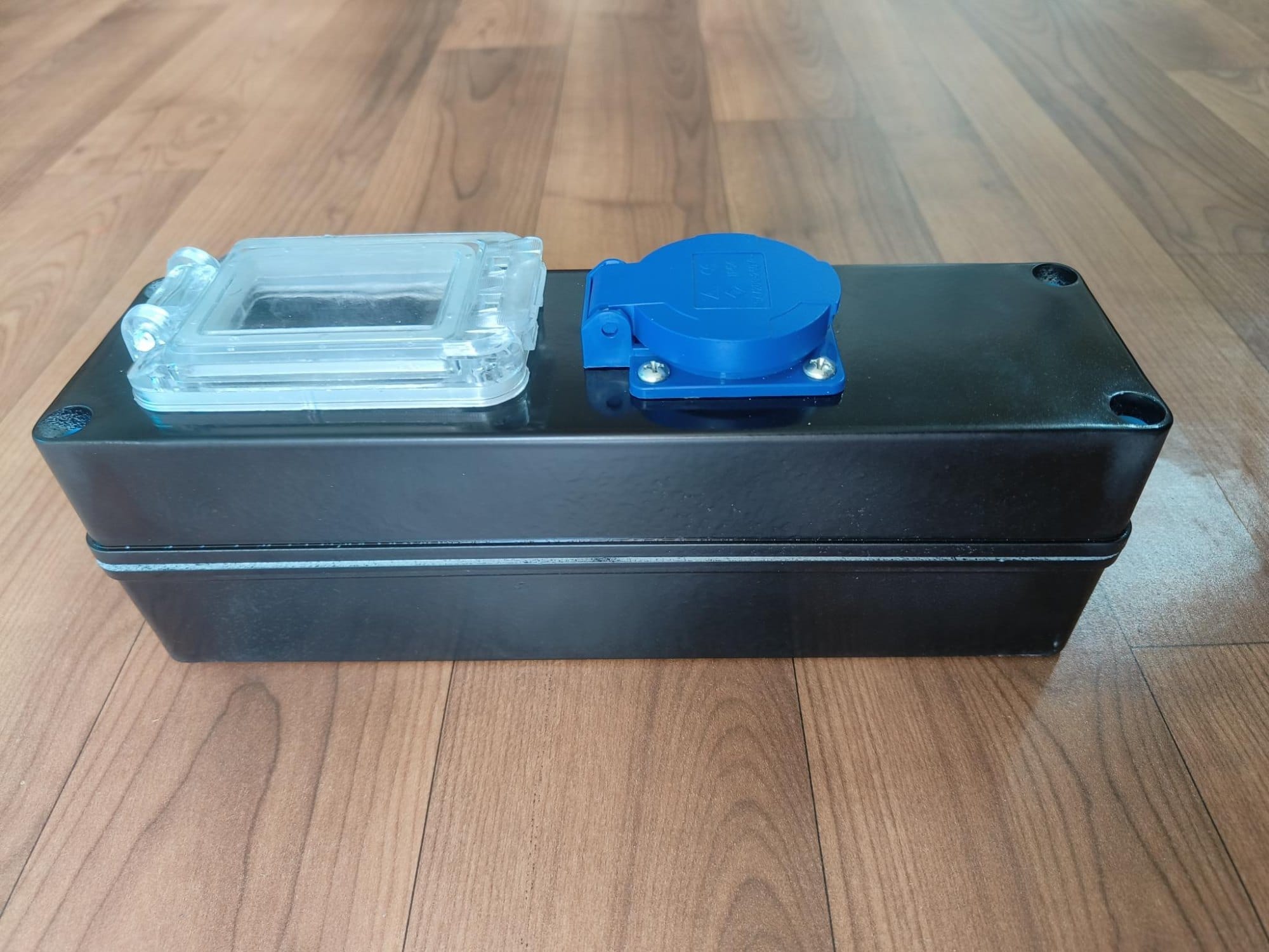 BluePlug Home Socket EV Charger 3.3 kW - Image 3